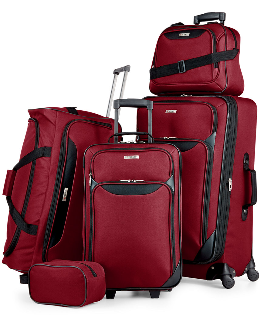 Macy’s 5 pc Spinner Luggage Set 84.99