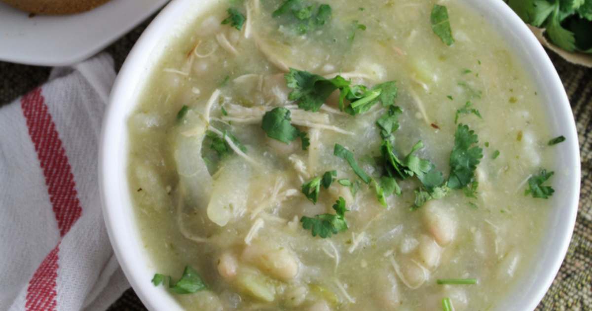 Salsa Verde White Bean Chicken Chili | The CentsAble Shoppin